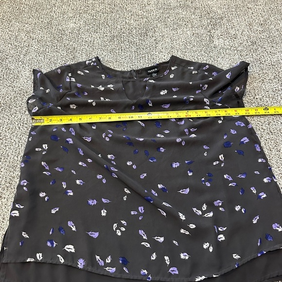 Torrid Size 00 XL 0X Grey & Purple Feather Chiffon Blouse  #94785 - Picture 11 of 13